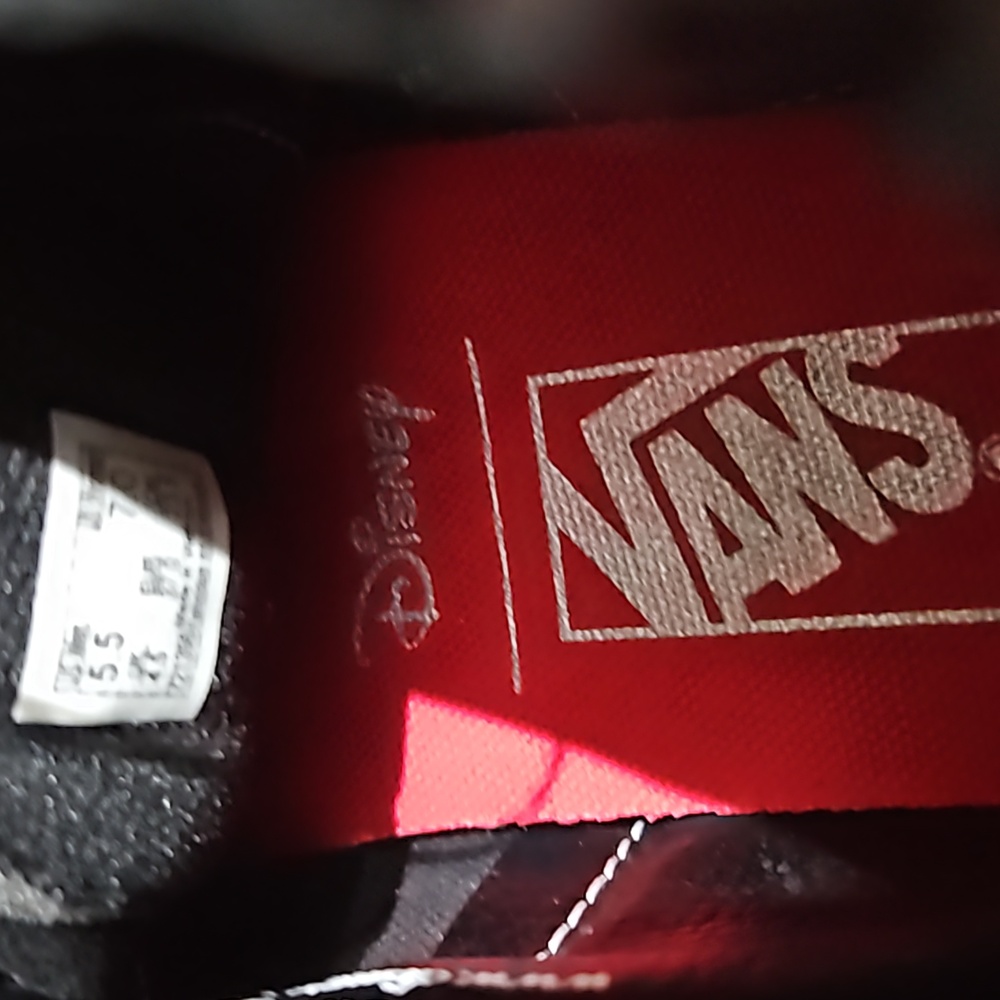Vans x Disney Villains High-Tops - Picture 5 of 6
